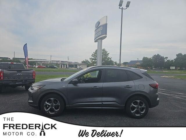 2023 Ford Escape ST-Line — photo 1 of 26