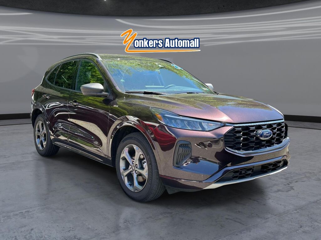 2023 Ford Escape ST-Line — photo 1 of 26