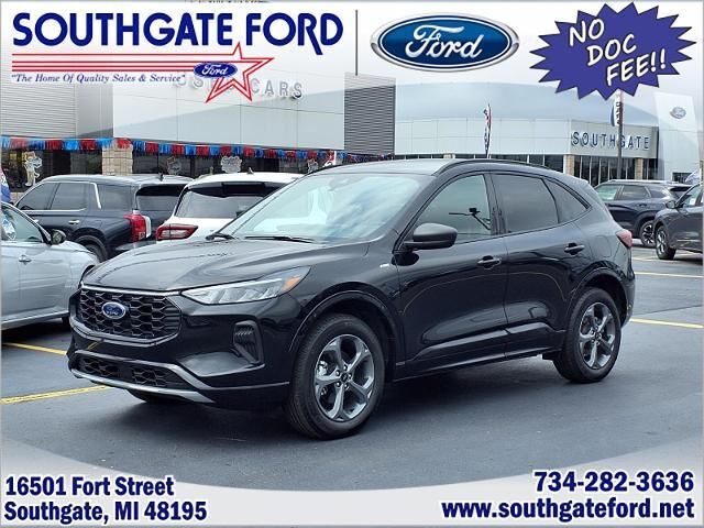 2024 Ford Escape ST-Line — photo 1 of 13