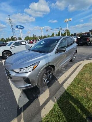 2024 Ford Escape ST-Line — photo 1 of 8