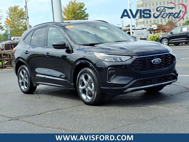 2024 Ford Escape ST-Line — photo 1 of 13