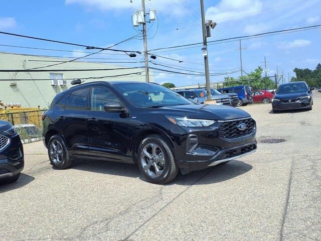 2024 Ford Escape ST-Line — photo 1 of 26
