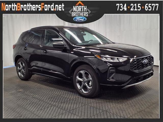 2024 Ford Escape ST-Line — photo 1 of 40