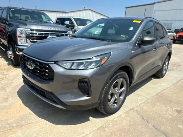 2025 Ford Escape ST-Line — photo 1 of 52
