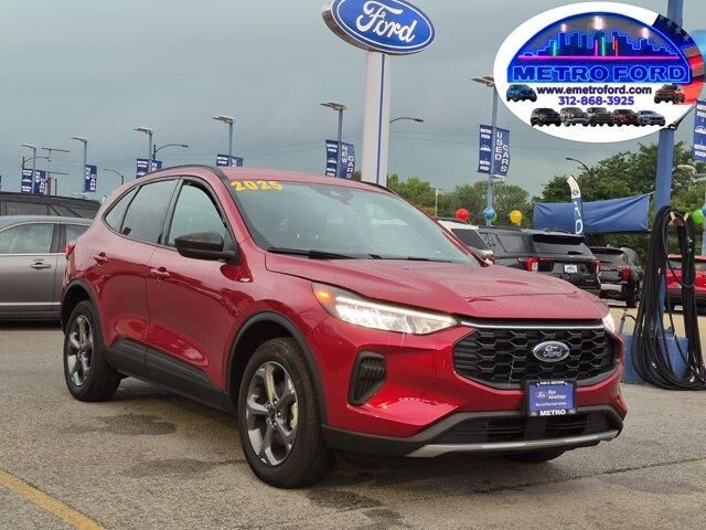 2025 Ford Escape ST-Line — photo 1 of 13