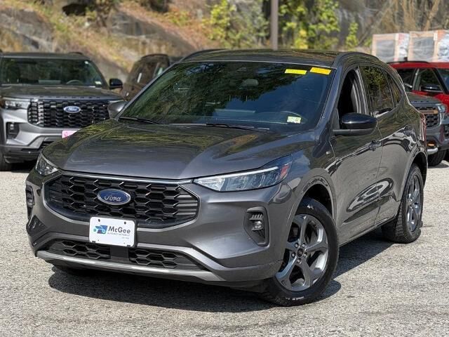 2023 Ford Escape ST-Line Select — photo 1 of 39