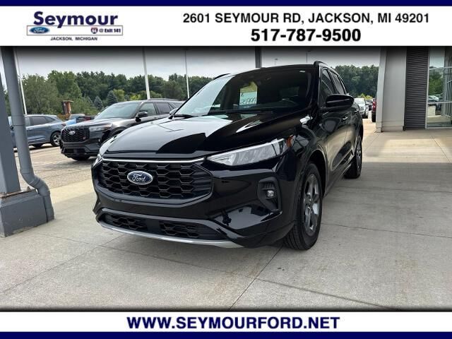 2023 Ford Escape ST-Line Select — photo 1 of 26