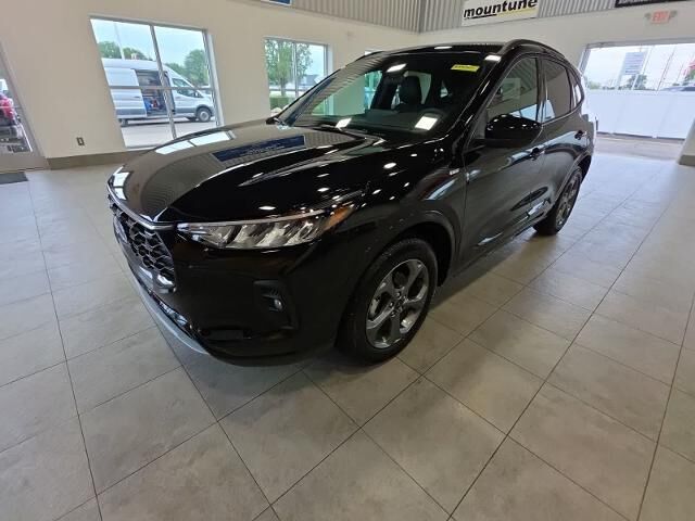 2024 Ford Escape ST-Line Select — photo 1 of 26
