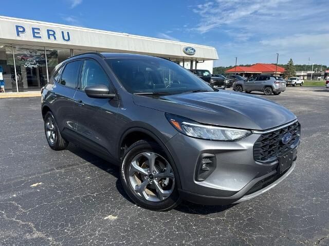 2025 Ford Escape ST-Line Select — photo 1 of 39
