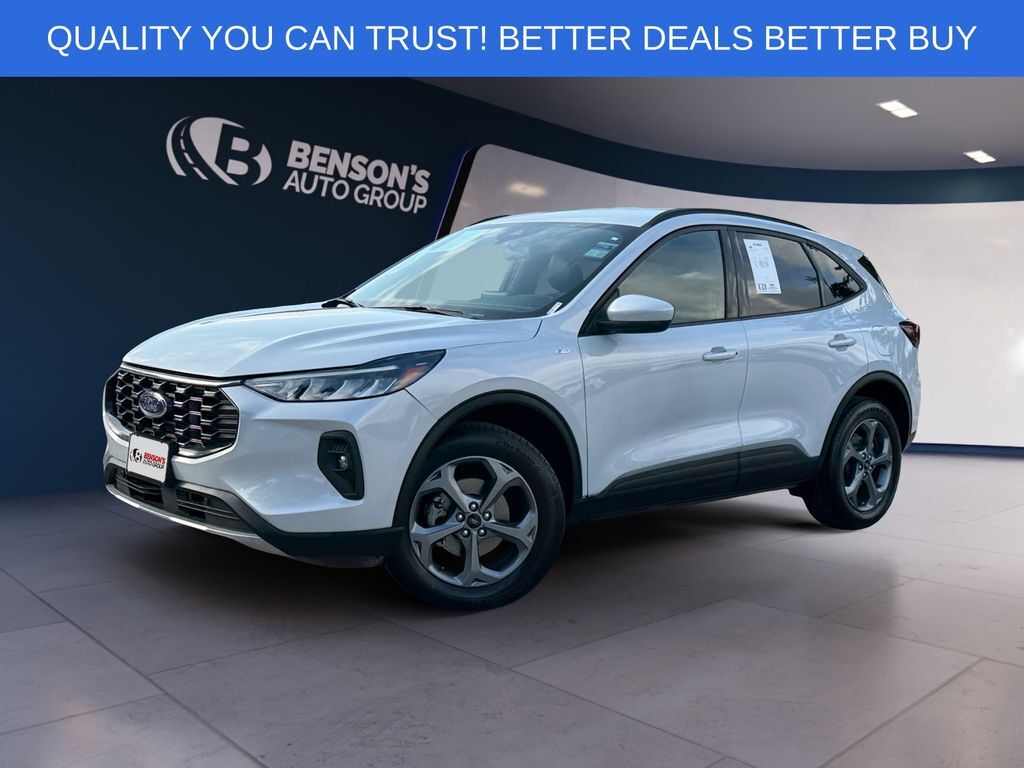 2025 Ford Escape ST-Line Select — photo 1 of 13