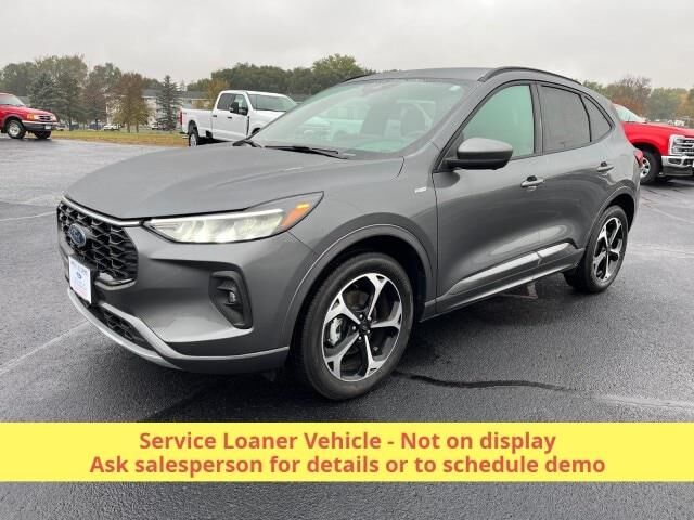 2023 Ford Escape ST-Line Select — photo 1 of 13