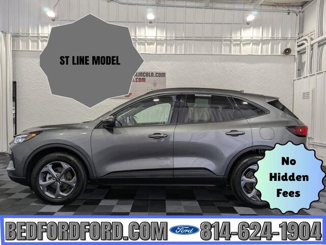 2025 Ford Escape ST-Line Select — photo 1 of 1