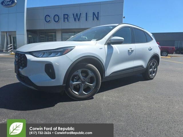 2025 Ford Escape ST-Line Select — photo 1 of 39