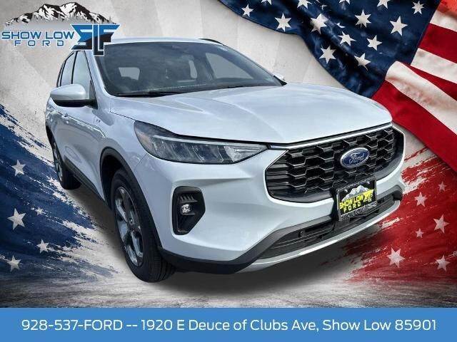 2025 Ford Escape ST-Line Select — photo 1 of 13