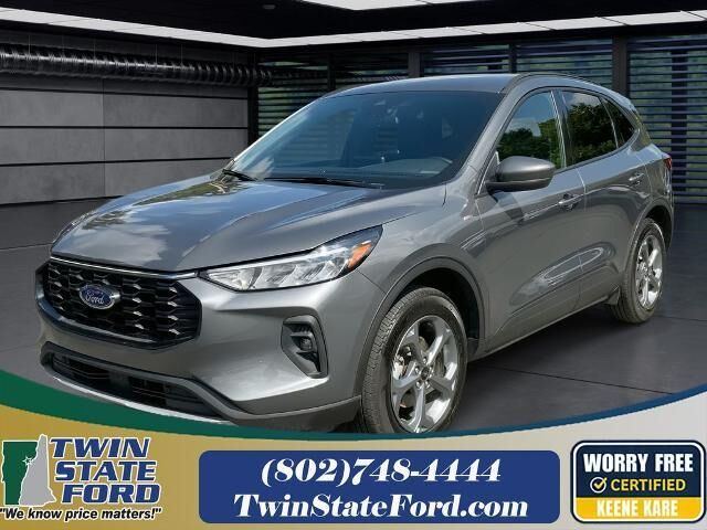 2025 Ford Escape ST-Line Select — photo 1 of 13
