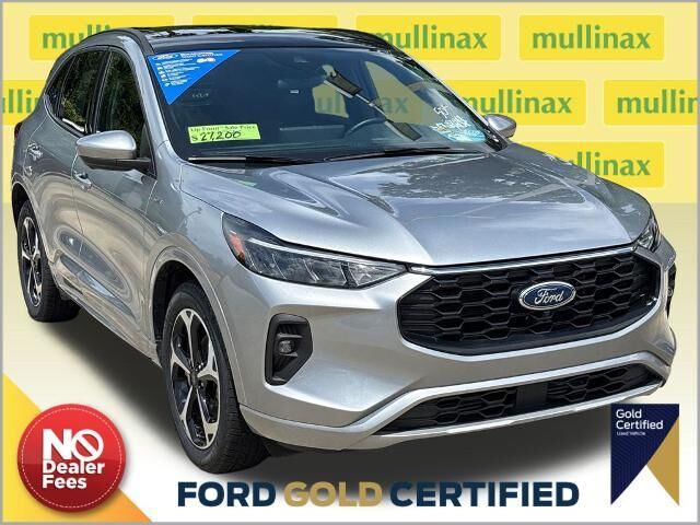 2023 Ford Escape ST-Line Select — photo 1 of 10