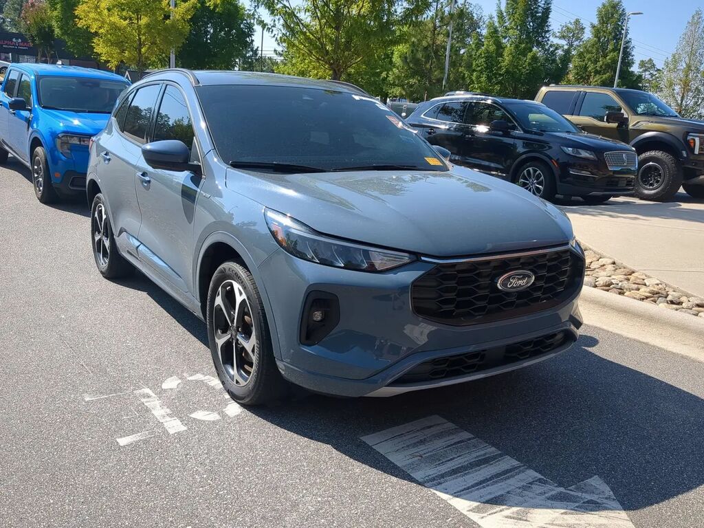 2024 Ford Escape ST-Line Select — photo 1 of 30