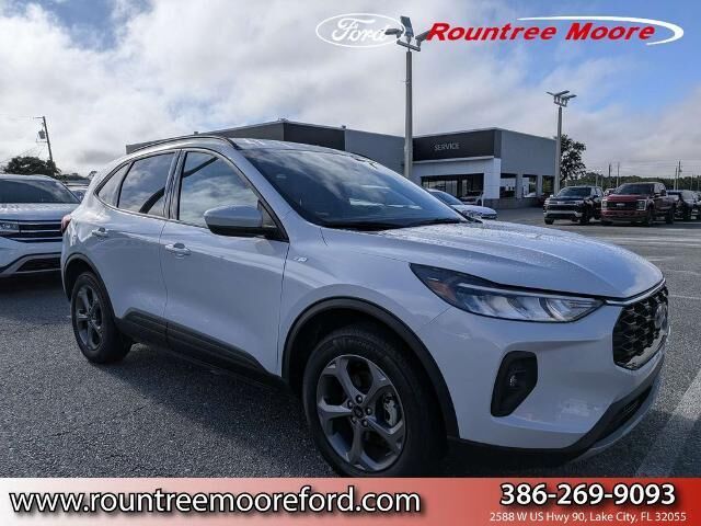 2025 Ford Escape ST-Line Select — photo 1 of 26