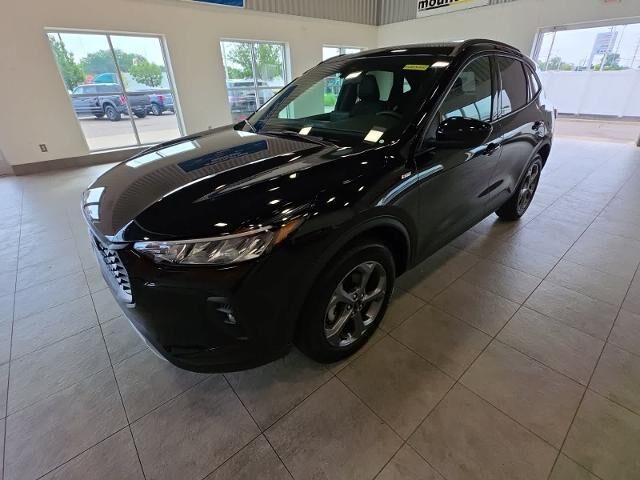2025 Ford Escape ST-Line Select — photo 1 of 26
