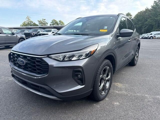 2025 Ford Escape ST-Line Select — photo 1 of 26