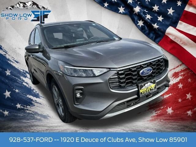 2025 Ford Escape ST-Line Select — photo 1 of 13