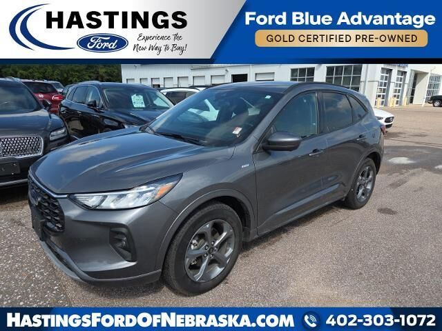 2023 Ford Escape ST-Line Select — photo 1 of 13