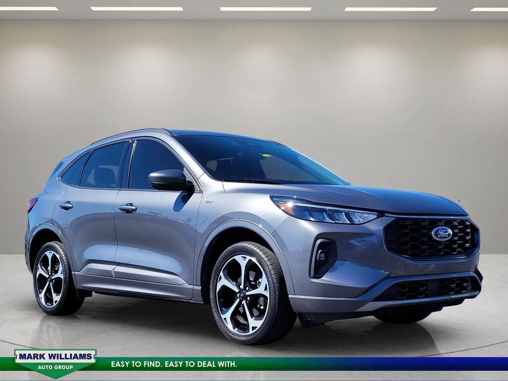 2023 Ford Escape ST-Line Select — photo 1 of 12