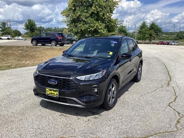 2025 Ford Escape ST-Line Select — photo 1 of 10