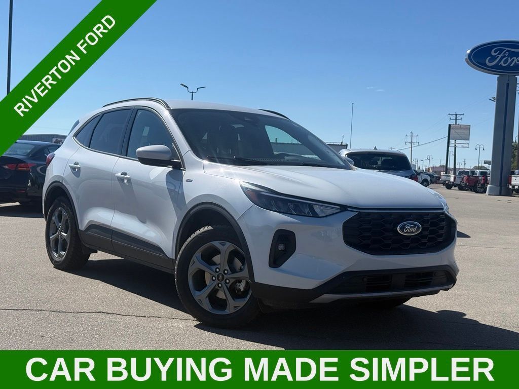 2025 Ford Escape ST-Line Select — photo 1 of 13