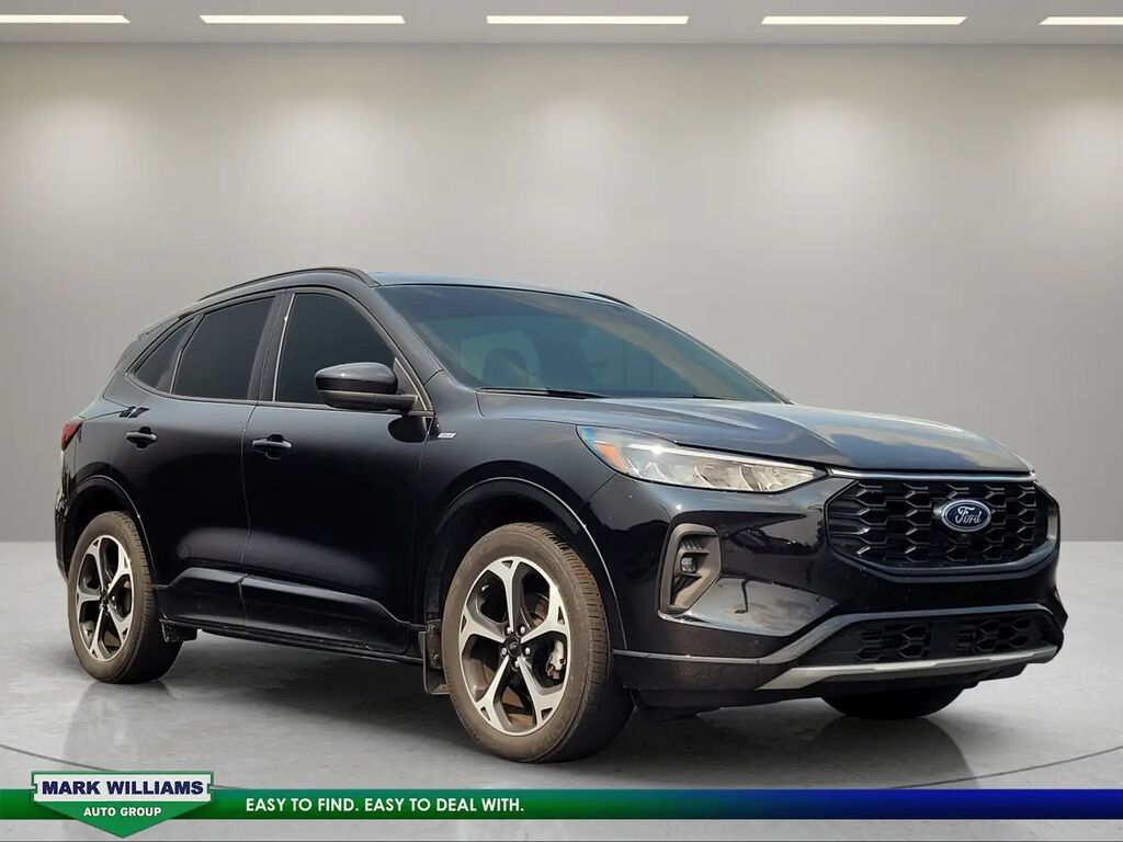 2023 Ford Escape ST-Line Select — photo 1 of 36