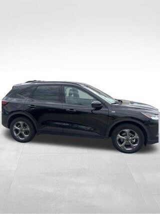 2025 Ford Escape ST-Line Select — photo 1 of 8