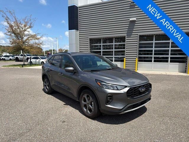 2025 Ford Escape ST-Line Select — photo 1 of 26