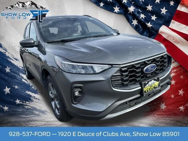 2025 Ford Escape ST-Line Select — photo 1 of 13