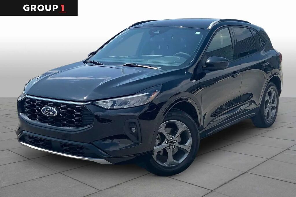 2023 Ford Escape ST-Line Select — photo 1 of 13
