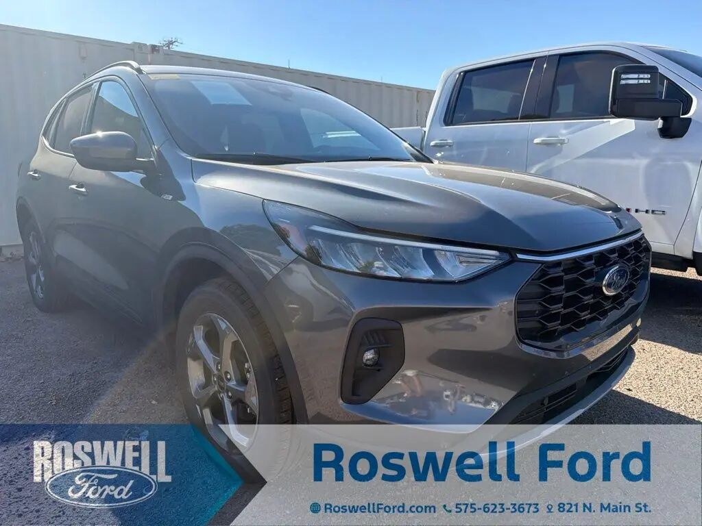 2025 Ford Escape ST-Line Select — photo 1 of 5