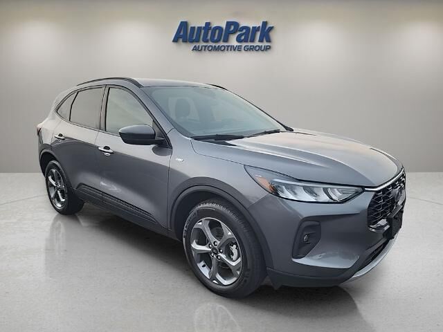 2025 Ford Escape ST-Line Select — photo 1 of 40