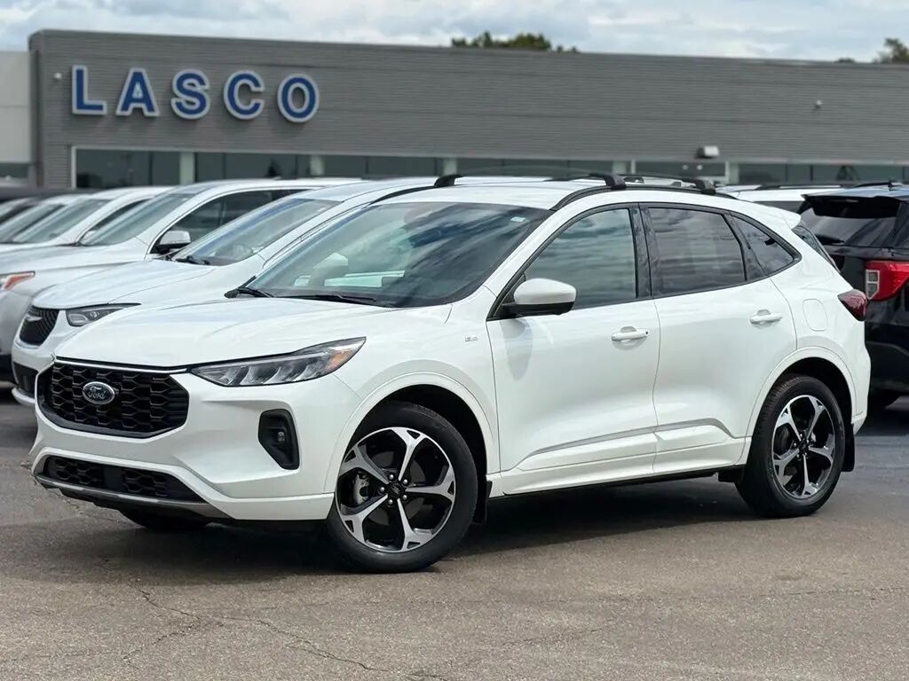 2023 Ford Escape ST-Line Select — photo 1 of 13