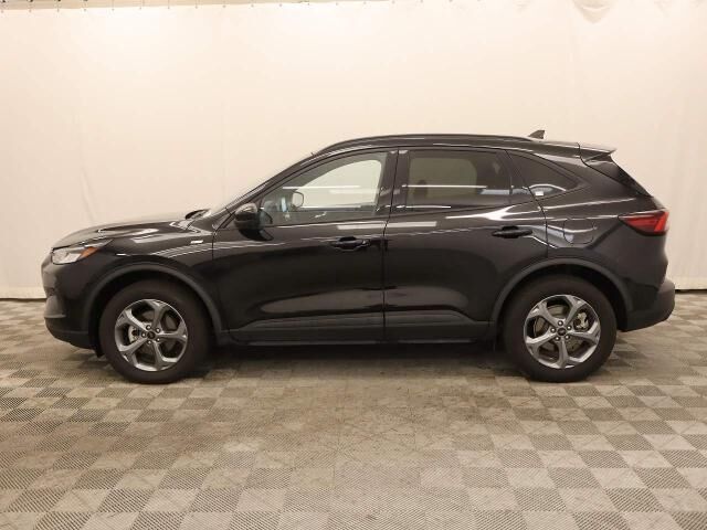 2025 Ford Escape ST-Line Select — photo 1 of 39