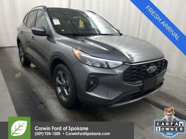 2025 Ford Escape ST-Line Select — photo 1 of 33