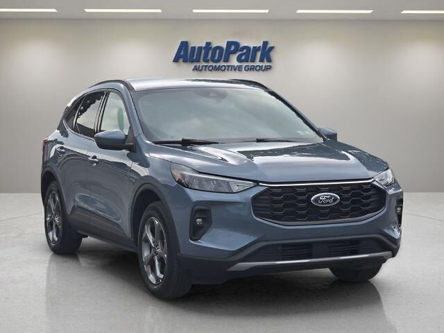 2025 Ford Escape ST-Line Select — photo 1 of 40
