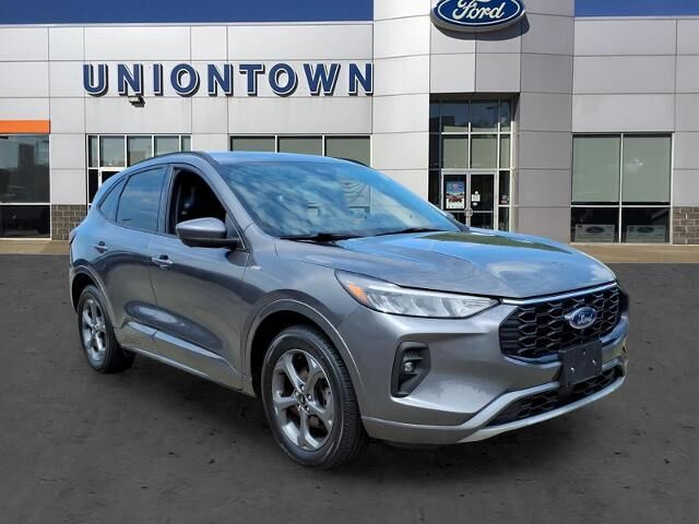 2023 Ford Escape ST-Line Select — photo 1 of 13