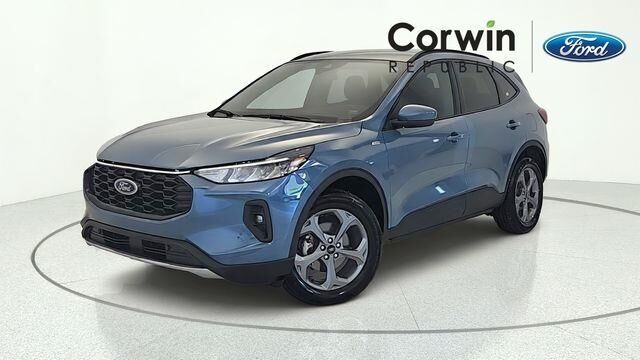 2025 Ford Escape ST-Line Select — photo 1 of 13