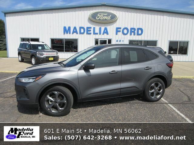 2025 Ford Escape ST-Line Select — photo 1 of 26