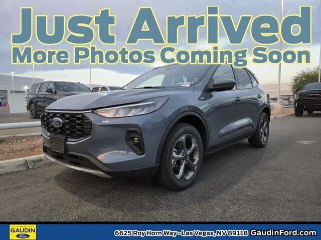 2025 Ford Escape ST-Line Select — photo 1 of 36