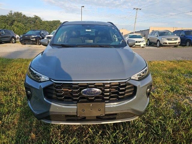 2025 Ford Escape ST-Line Select — photo 1 of 20