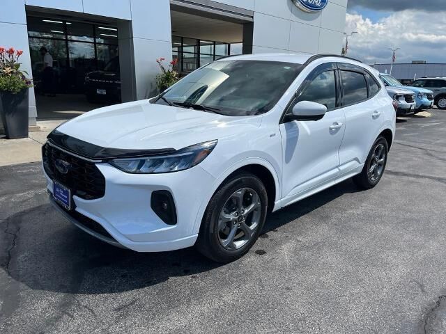 2023 Ford Escape Hybrid ST-Line Select — photo 1 of 26