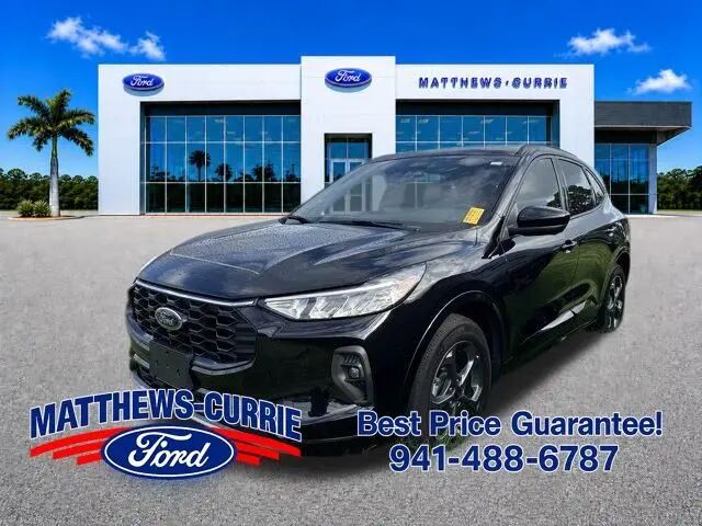 2023 Ford Escape Hybrid ST-Line Select — photo 1 of 40