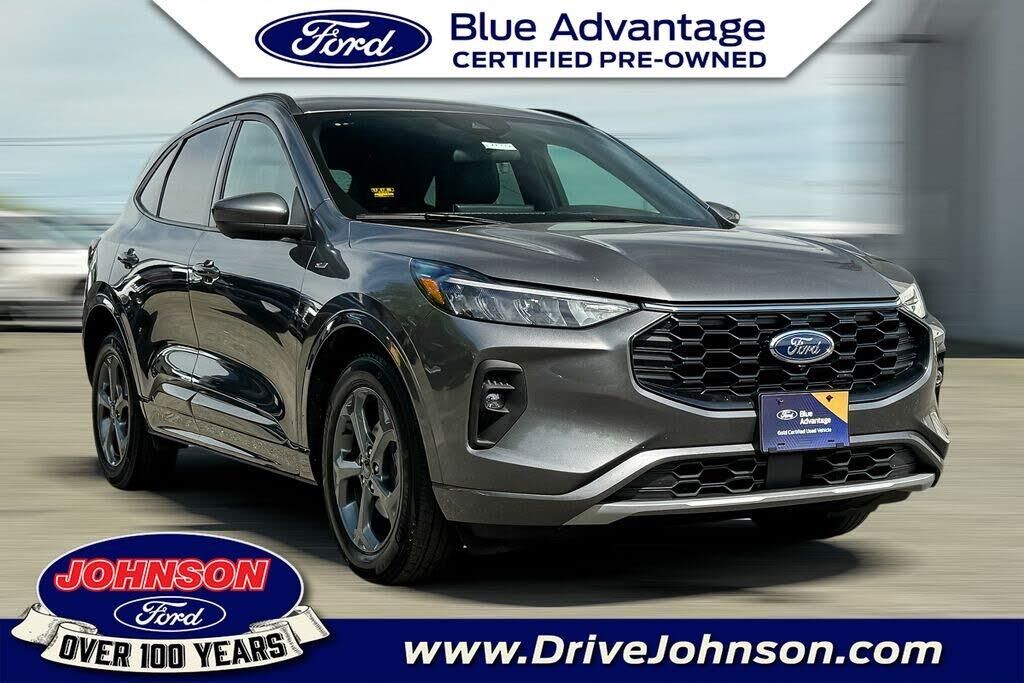 2023 Ford Escape Hybrid ST-Line Select — photo 1 of 1