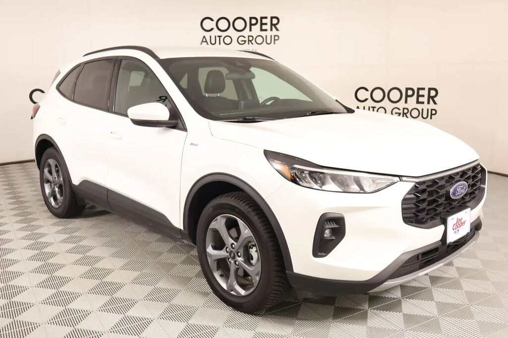 2025 Ford Escape Hybrid ST-Line Select — photo 1 of 26