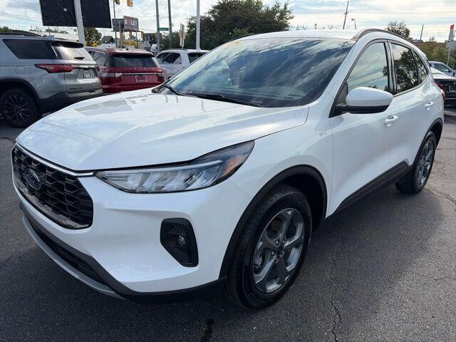 2025 Ford Escape Hybrid ST-Line Select